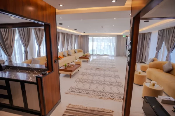 Elegant Interior Design – Bella Vita 100ft Yacht Dubai