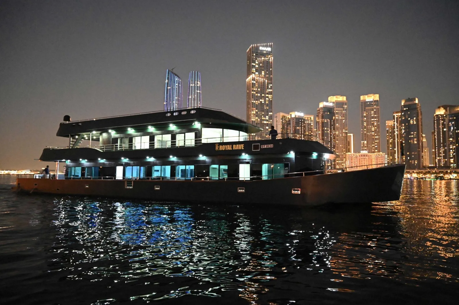 147FT ROYAL RAVE Rental in Dubai